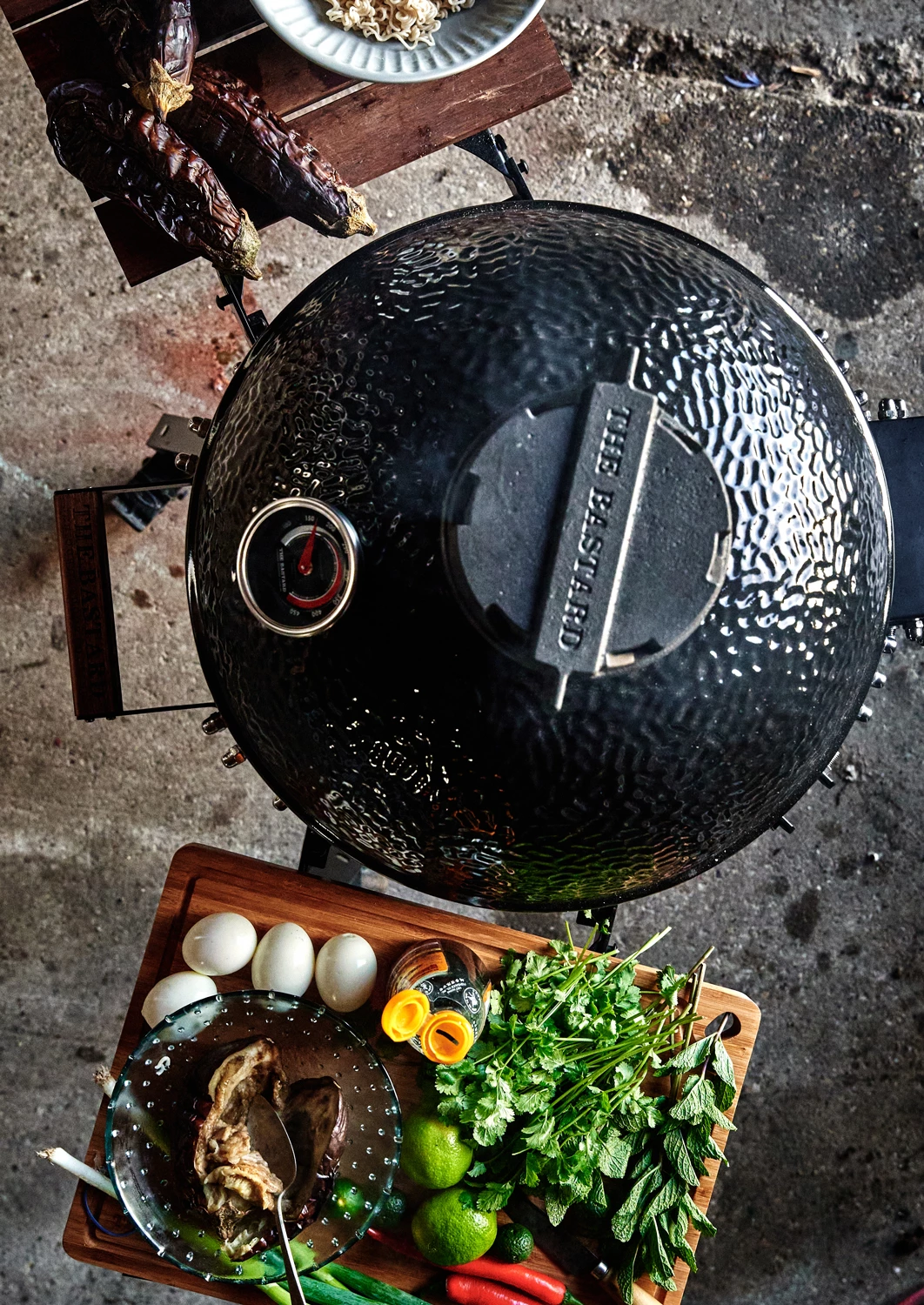 The Bastard Keramikgrill Classic Medium - Complete - Schwarz Glänzend - Modell 2023 15 The Bastard Keramikgrill Classic Medium - Complete - Schwarz Glänzend - Modell 2023 – Bild 13