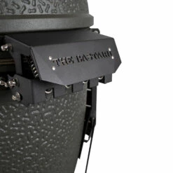 The Bastard Keramikgrill VX Large - Complete - Schwarz Matt - Modell 2023 -Grillfuerst Speichern The Bastard VX Large Detail Deckelschanier 1