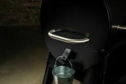 Traeger Pelletgrill Pro D2 780 - Black -Grillfuerst Speichern Traeger Pelletgrill Pro Handle