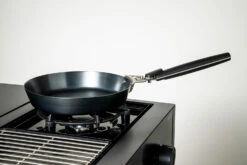 Outdoorchef Carbonstahl Pfanne Ø 24 Cm 16 Outdoorchef Carbonstahl Pfanne Ø 24 Cm -Grillfuerst Speichern outdoorchef carbonstahl pfanne grill 14 491 47 1